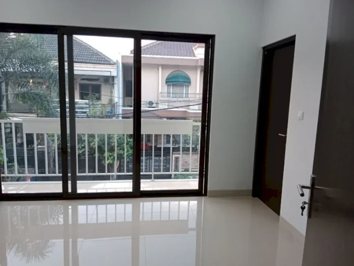 Rumah Baru Hook 2 lantai Sangat Strategis di Jalan Terusan Jakarta Antapani Bandung - Gambar 5