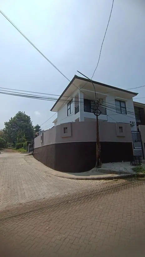 Rumah Mewah Hook Siap Huni Dengan Kolam Renang di Setiabudi Regency - Gambar 3